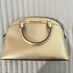 Beautiful small Michael Kors purse never used